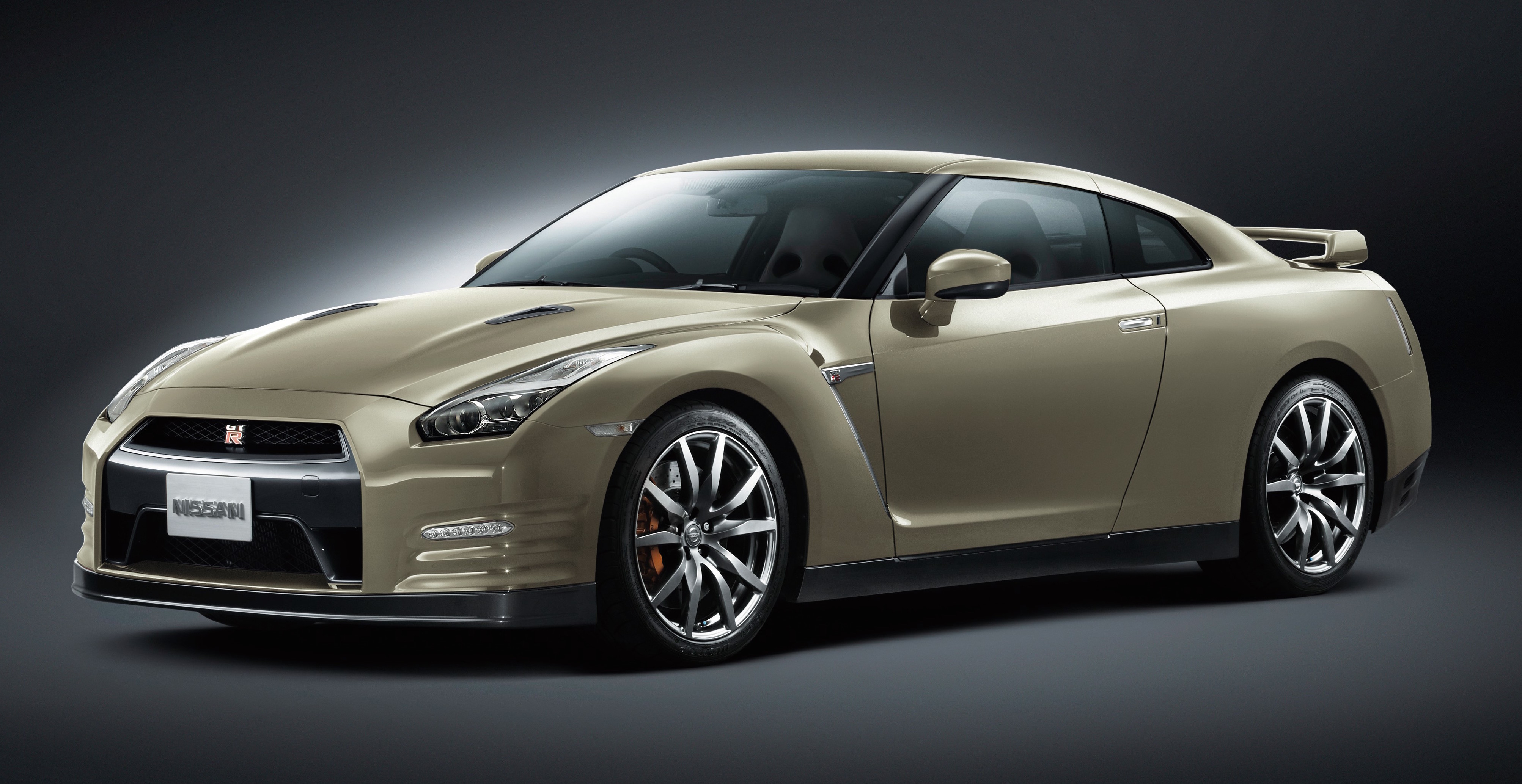 2015 Nissan GTR the R35 gets updated yet again, limited
