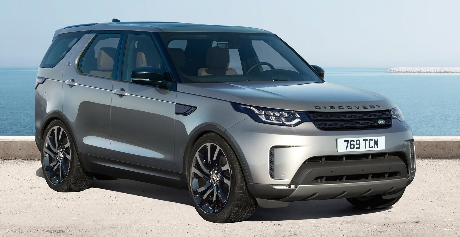 New Land Rover Discovery full 7seater, 480 kg lighter
