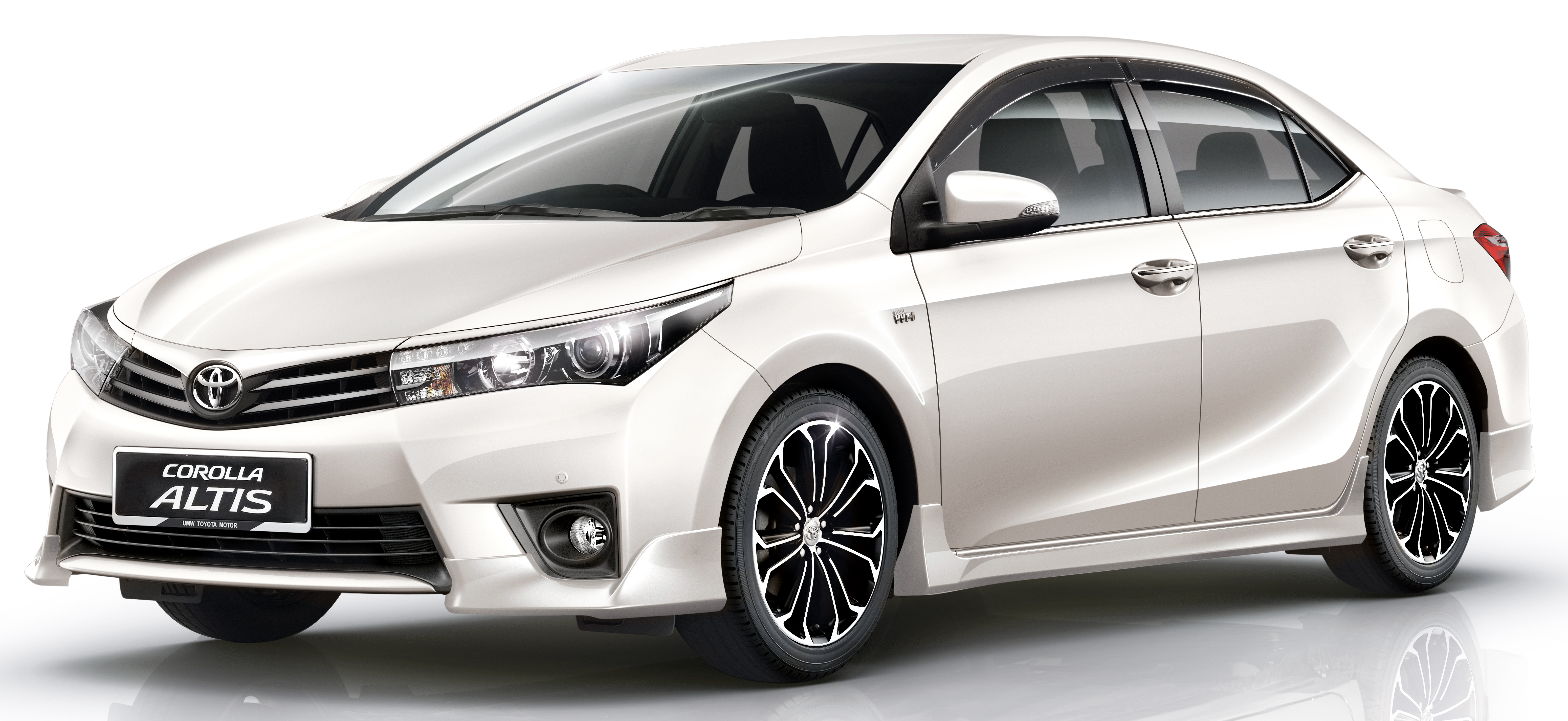 2014 Toyota Corolla Altis Malaysian prices confirmed: RM114k-136k